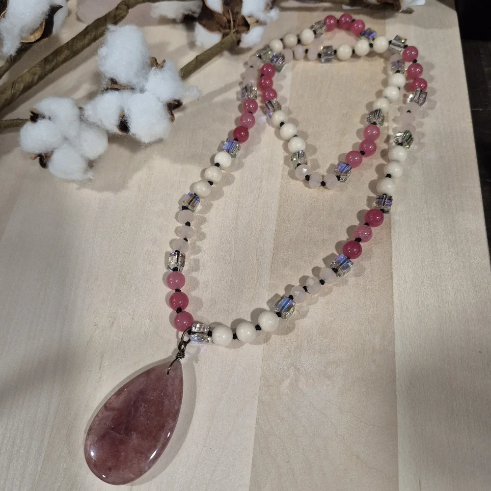 🩷🖤NEW🩷🖤 ELEGANT!! STRAWBERRY QUARTZ BoHo Sweater Necklace